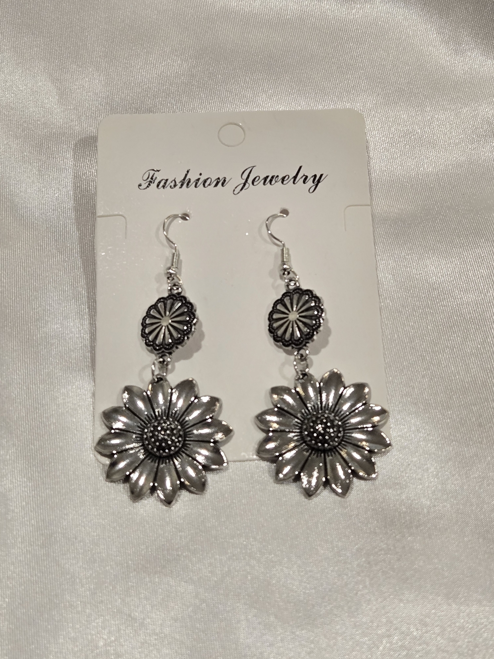 Fashion Jewelry Silver Daisy Double-Drop Dangle Earrings